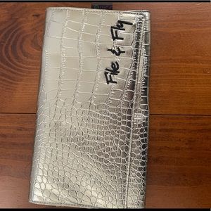 File & Fly Travel Wallet